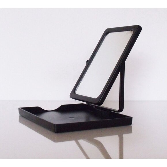 Mary Kay - Travel Set With Folding Mirror And Stand In Zippered Mesh Case - Picture 3 of 12